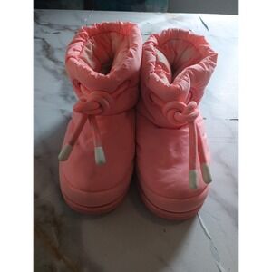 UGG Classic‎ Maxi Short Boot Kids Size US 4 Soft Winter Cozy Neon Orange Color
